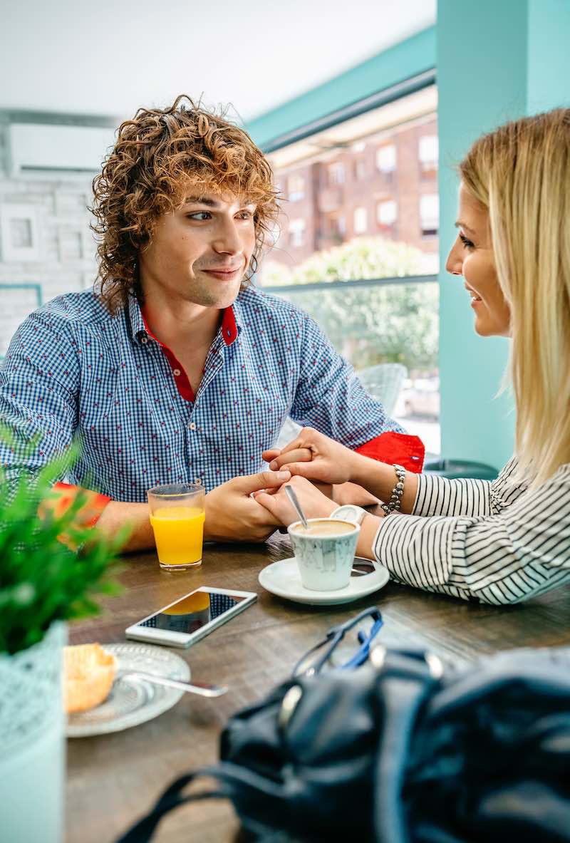 Radio Professionale con Musica e Jingle personalizzati per il tuo Bar